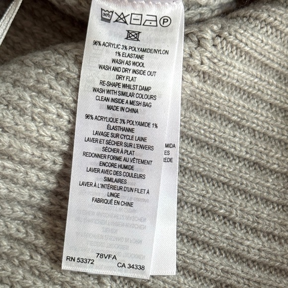 French Connection Women’s Light Gray Cardigan with rhinestone bows size medium - Picture 6 of 6